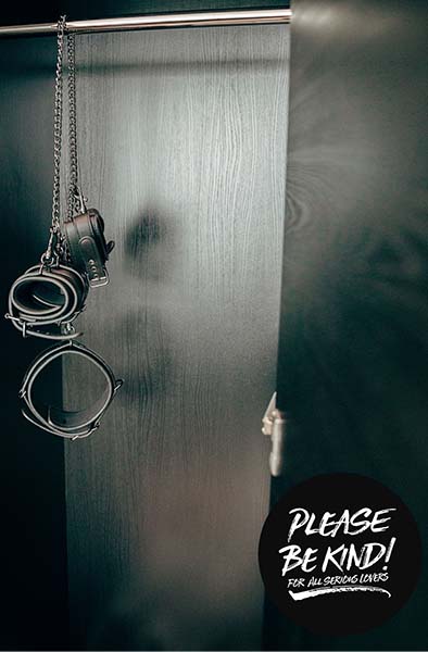 Dark Desire Collar With Ankle Cuffs - BDSM collars & footcuffs 2