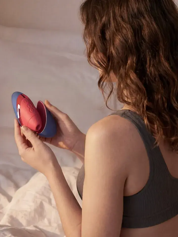 Womanizer Next Liberty Pleasure Air Stimulator Blue/Red - Air pressure vibrator 3 [full]