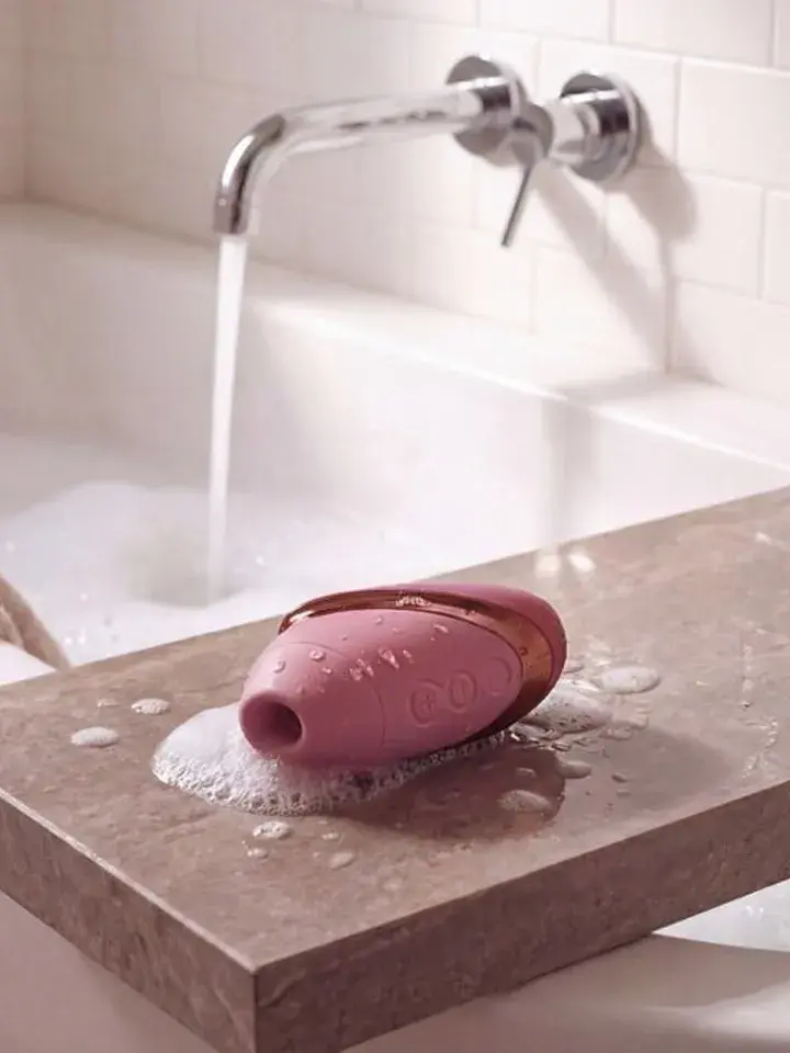 Womanizer Next Liberty Pleasure Air Stimulator Bordeaux - Air pressure vibrator 3 [full]